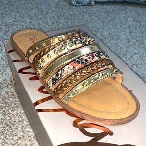 NEW Women’s Sandal